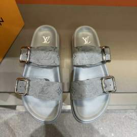 Picture of Louis Vuitton Slippers _SKULVsz38-45mnq0211694